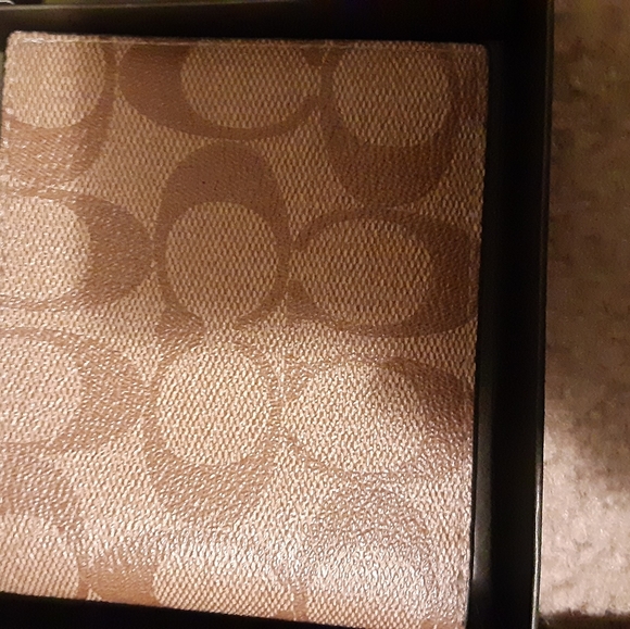 AUTHENTIC COACH WALLET - Picture 1 of 7